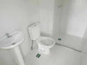 Image 10 - 179505