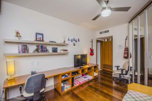 Image 40 - 179615