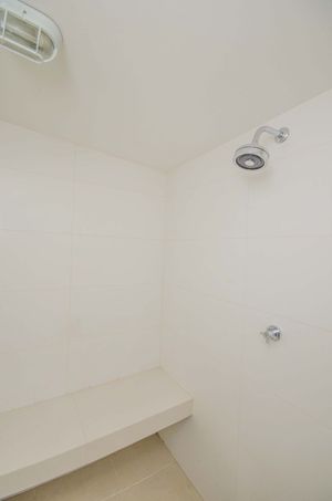 Image 68 - 179692