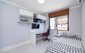 Image 11 - 179820