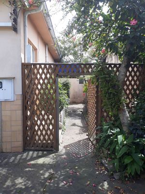 Image 8 - 179953