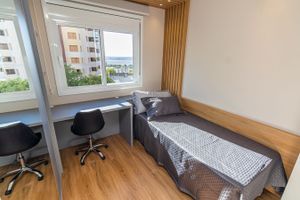 Image 13 - 179987