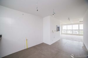 Image 8 - 180192