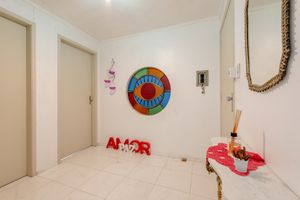 Image 3 - 180242
