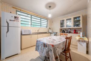 Image 12 - 180242