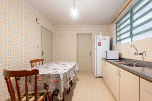 Image 11 - 180242