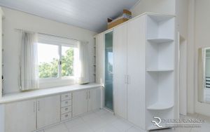 Image 4 - 180686