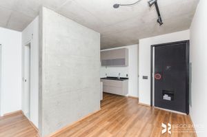 Image 2 - 180878