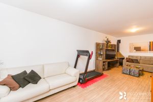 Image 4 - 180901