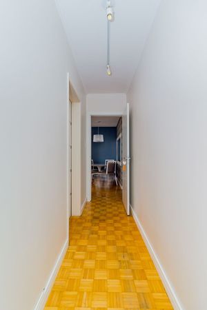 Image 6 - 180933