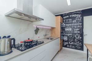 Image 22 - 180933