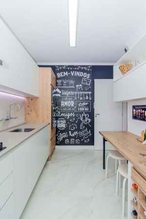 Image 23 - 180933