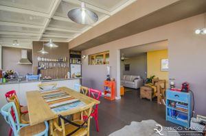 Image 5 - 180935