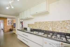 Image 18 - 180935