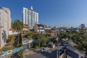 Image 18 - 181041