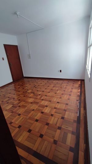 Image 17 - 181090