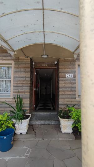 Image 33 - 181090