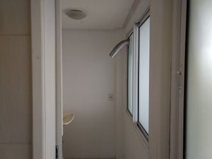 Image 8 - 181528