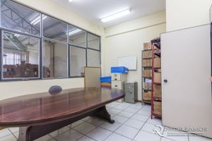 Image 23 - 181827
