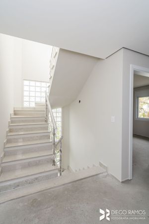 Image 32 - 182010