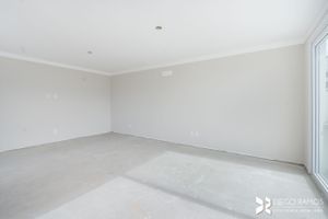 Image 34 - 182010