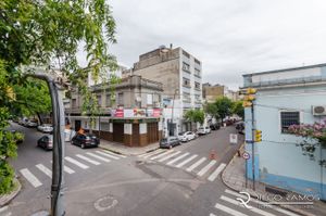 Image 23 - 182117