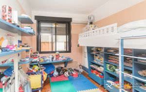 Image 10 - 182132