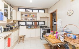 Image 19 - 182132