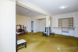 Image 13 - 182133