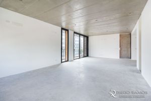 Image 18 - 182201
