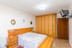 Image 17 - 182711