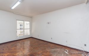 Image 19 - 182895