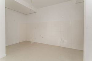 Image 10 - 183001