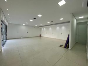 Image 20 - 183752
