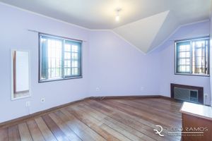 Image 19 - 184007