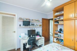 Image 25 - 184007