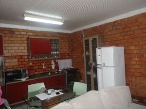 Image 25 - 184042
