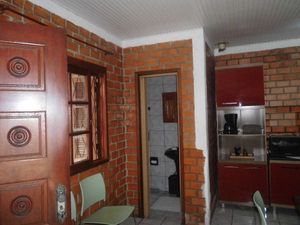 Image 16 - 184042