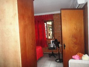 Image 23 - 184042