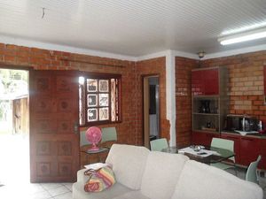 Image 26 - 184042