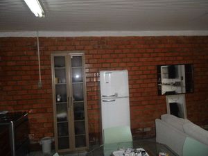 Image 10 - 184042