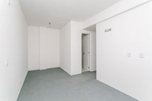 Image 7 - 184052