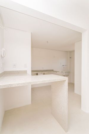 Image 18 - 184052