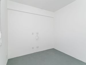 Image 15 - 184055