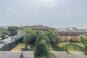 Image 22 - 184058