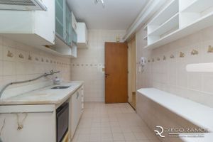Image 17 - 184086