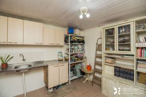 Image 19 - 184145