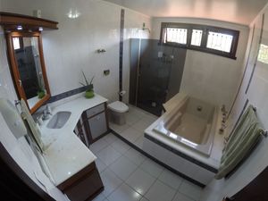Image 10 - 184152