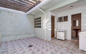 Image 23 - 184182