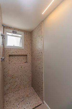 Image 34 - 184193